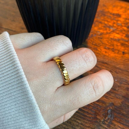 Nola Ring Everyday Wear - Braided Design for Everyday Use